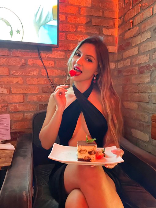 Don&rsquo;t forget to follow me on Fansly! I lick more than strawberries there&hellip; 🍓 https://t.co/v1W8DMOXeh https://t