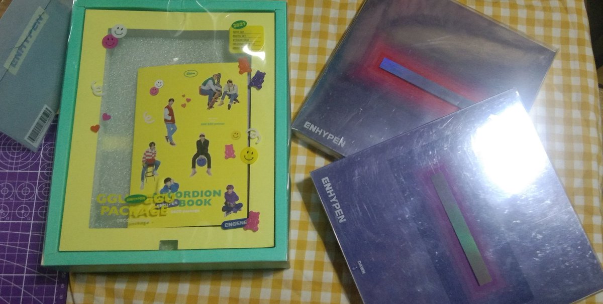bunhaul's tweet photo. WTS LFB PH #buntables

Enhypen Border:day one unsealed set with FREE Ggu Ggu
OB+accordion
- ₱600+pf
Mop:Gcash Mod:sco,ggx,sdd

# wts en- bdo dusk dawn ggu ggu outbox set https://t.co/7ojLdTPv0X