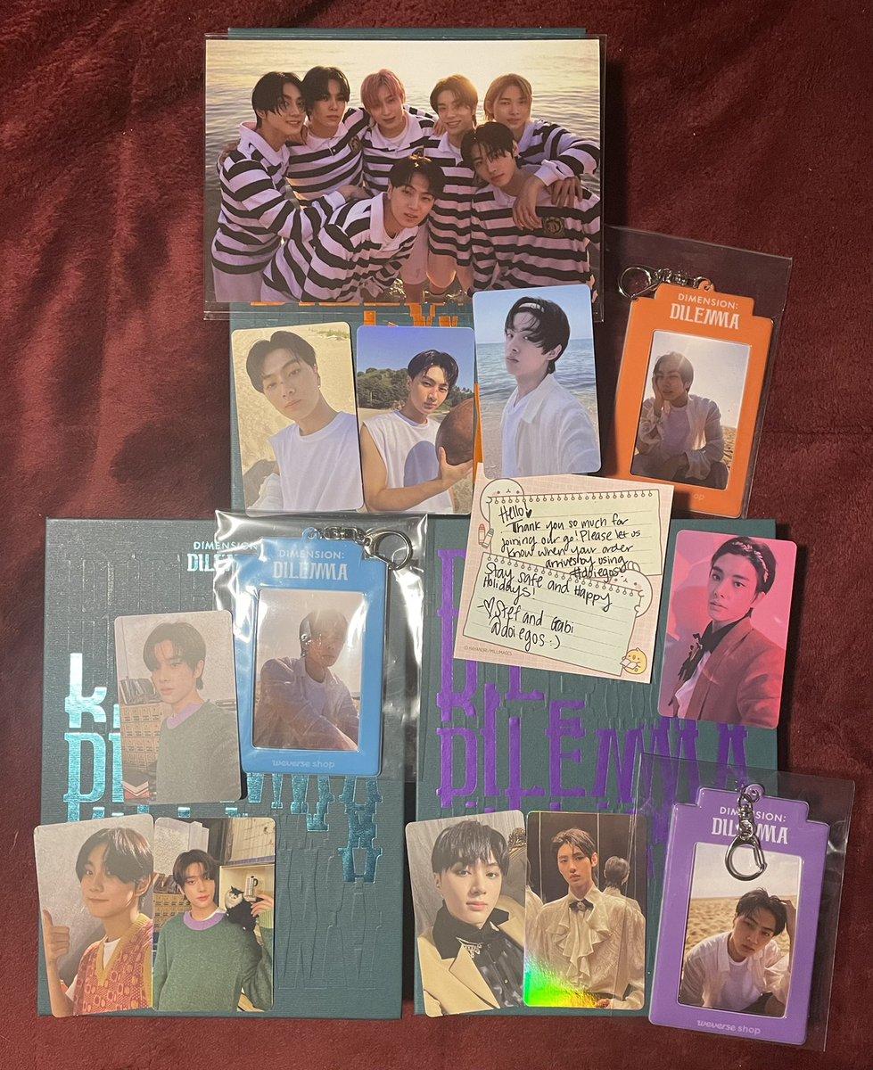 YourGirlAracely's tweet photo. MY ALBUMS HAVE ARRIVED SAFELY TO ME 😊, thank you soo much for holding these gos @doieGOs. The Jake lucky draws are so beautiful 😍, I love all my pulls 💕 #doieGOs. So sorry I’m just barely posting the nct go pic, I completely forgot to tweet it, it’s been a month https://t.co/jEPZcr5T3R