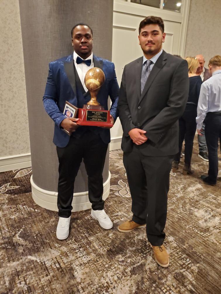 JmfJr95's tweet photo. I just want to say congratulations to my right hand man @deontae_sykes no one else deserves the award more and it been a honor to play alongside you all these years and all I hope is the best for you for the years to come💯💙 https://t.co/L8IH2NbbQm