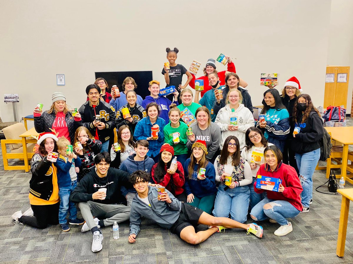 RCHS Student Council tweet media