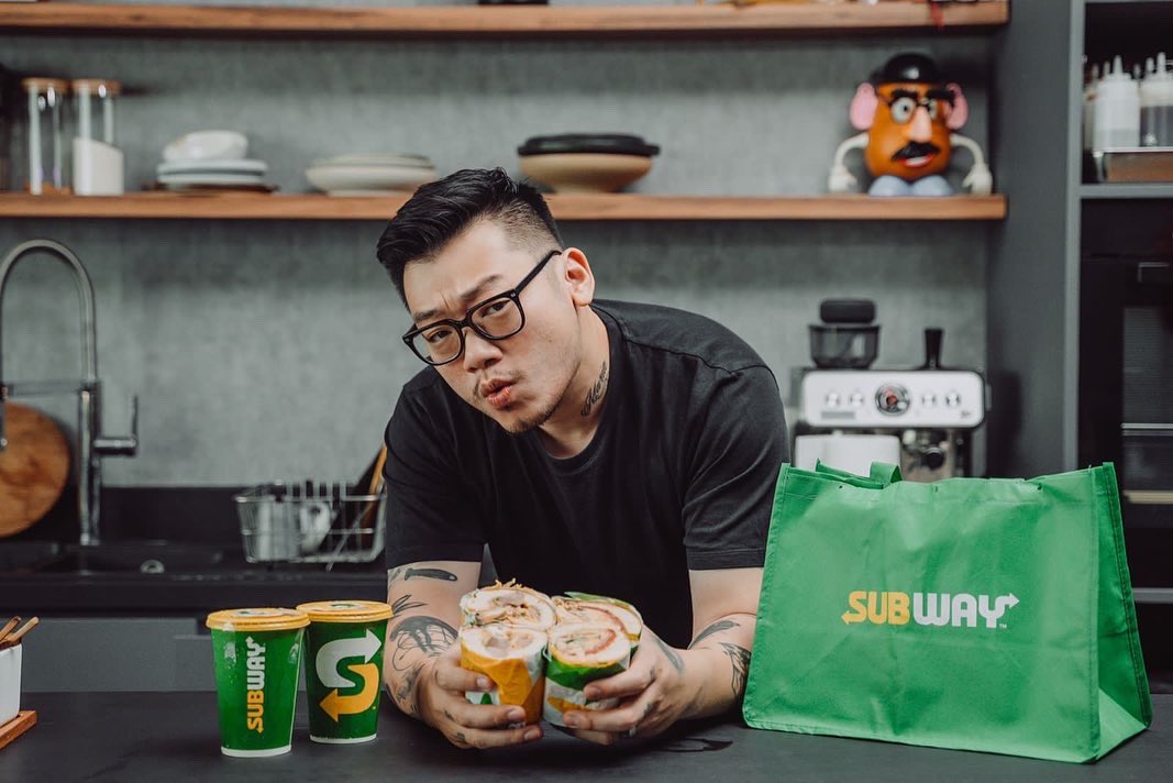 ID_Subway's tweet photo. Siap-siap warga JakSel, karena surely Subway® bakal segera hadir di daerah kamu! Which is jadi bisa lebih deket untuk dapetin Sandwich favorite kamu😎
_
Kaya willgoz aja udah coba, masa kamu belum🥳
#subwayindonesia #surpriseyourself https://t.co/g6qNYPwtvt