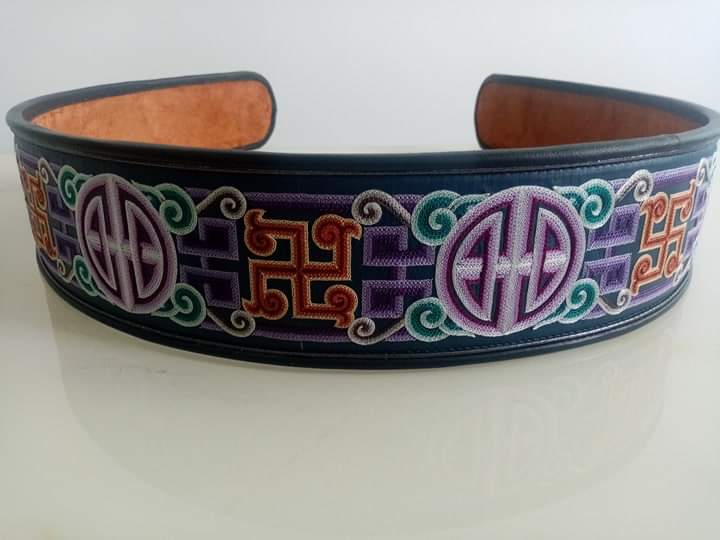 Ийм бүс урлаж байжээ