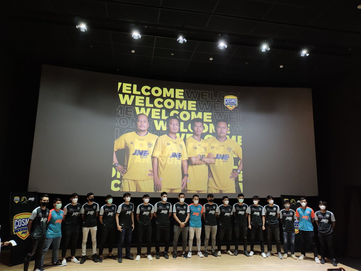 fitrian's tweet photo. Ini dia Tim Cosmo Futsal JNE #JNECosmoFCJuara 
#CosmoFC
#JNEMajuIndonesia
#BahagiaBersama #TemanJNE
#JNE31Tahun https://t.co/fhHECnRTS2