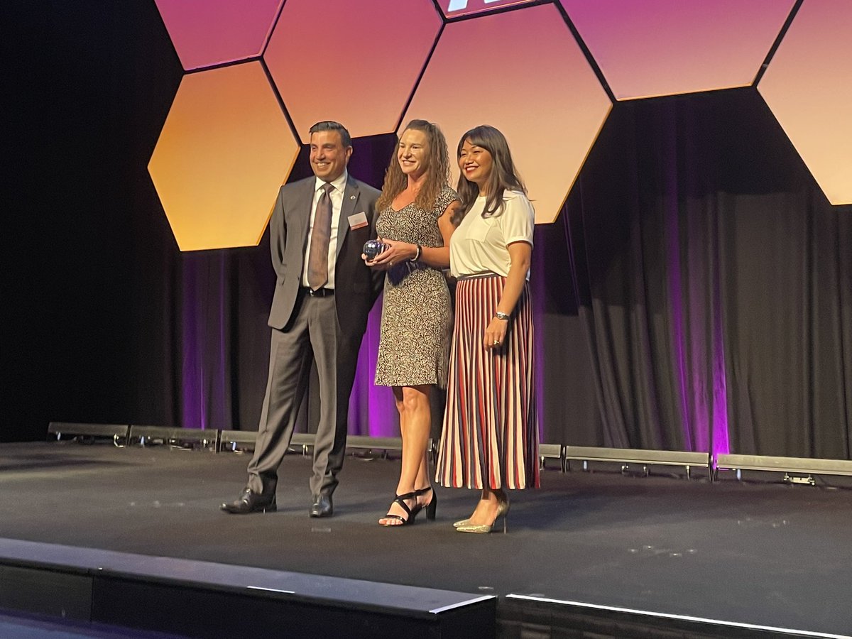 Congratulations to @VanessaCollab for winning the Achievement Award at the ARN Women in ICT event today!!  Amazing!! Love what you do… @CiscoANZ @WomenOfCisco @ARNnet