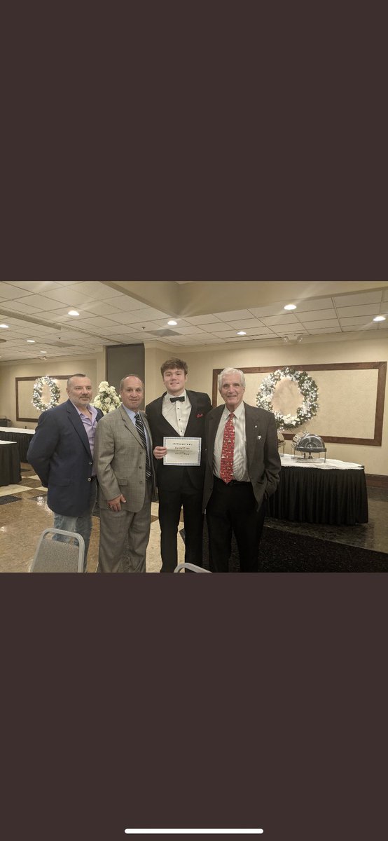 Extremely blessed and honored to be invited to the Macomb All-County Banquet. I earned 1st team Tier 1 All-County and also earned 1st team All-Macomb County First Team Defense. Couldn’t be more proud to represent Anchor Bay football tonight.🔴⚪️