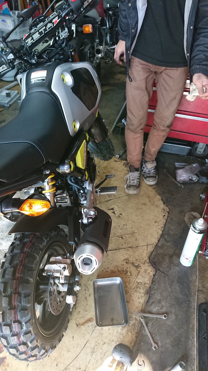 siro11251125's tweet photo. タイヤ交換なう。
#グロム
#GROM
#JC92
#IRCGP22 https://t.co/BRDro19l0N