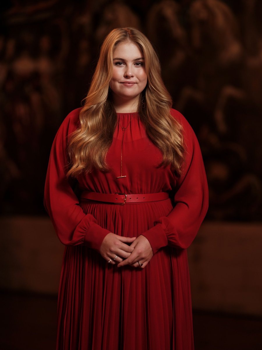 koninklijkhuis's tweet photo. Prinses Amalia viert vandaag haar 18e verjaardag. Ter gelegenheid van haar verjaardag zijn nieuwe foto’s gepubliceerd. De foto’s zijn dit najaar gemaakt in Paleis Huis ten Bosch.
https://t.co/1OkbClsHxC https://t.co/XeiRTaKvHK