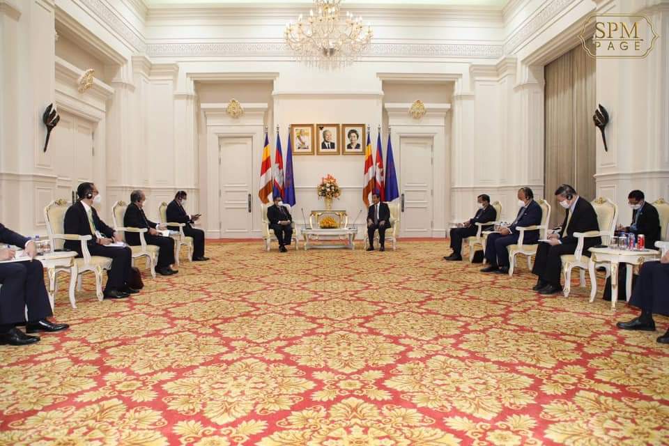 #Cambodia #PM #HunSen will travel to #Myanmar Jan 7-8 next year. This  was revealed after he met visiting Myanmar #military-appointed foreign minister in #PhnomPenh. This is part of the "backdoor" &amp; "quiet diplomacy" that Cambodia has said it'll conduct #WhatsHappeningInMyanmar