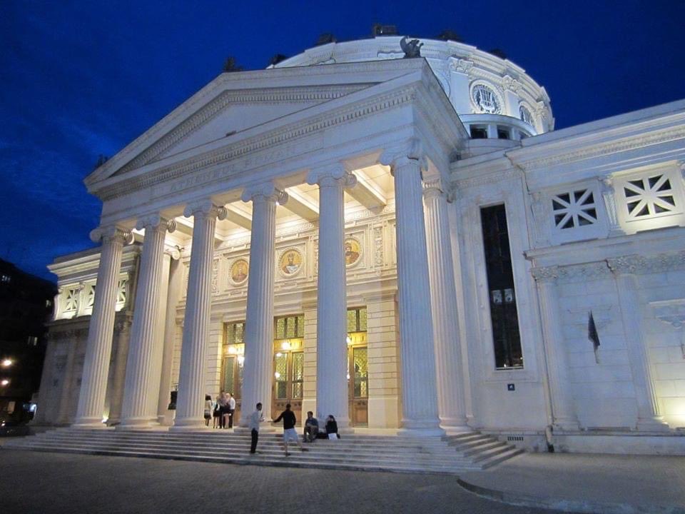 Travel_2Romania's tweet photo. 🔹 Ateneul Român: the most famous concert hall in #Romania #Bucharest 
🔹 Come and feel the magic of the music #culture 
©️ Travel factory Australia (FB)
#DiscoverRomania https://t.co/UK24sHOwgG