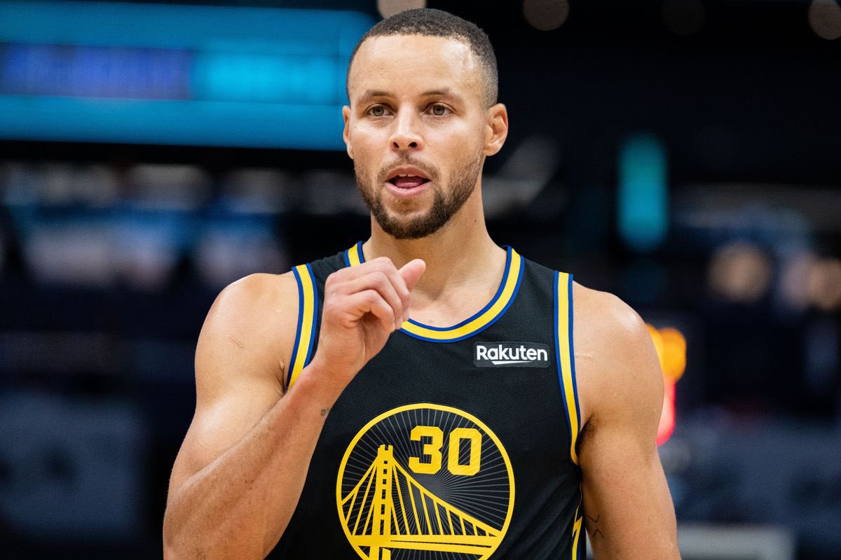 TheHoopCentral's tweet photo. Steph Curry tonight:

31 Points 
9 Assists 
3 Rebounds 
2 Steals
50% FG
7/13 3PM
8/8 FTM https://t.co/y2HkLd9bgJ
