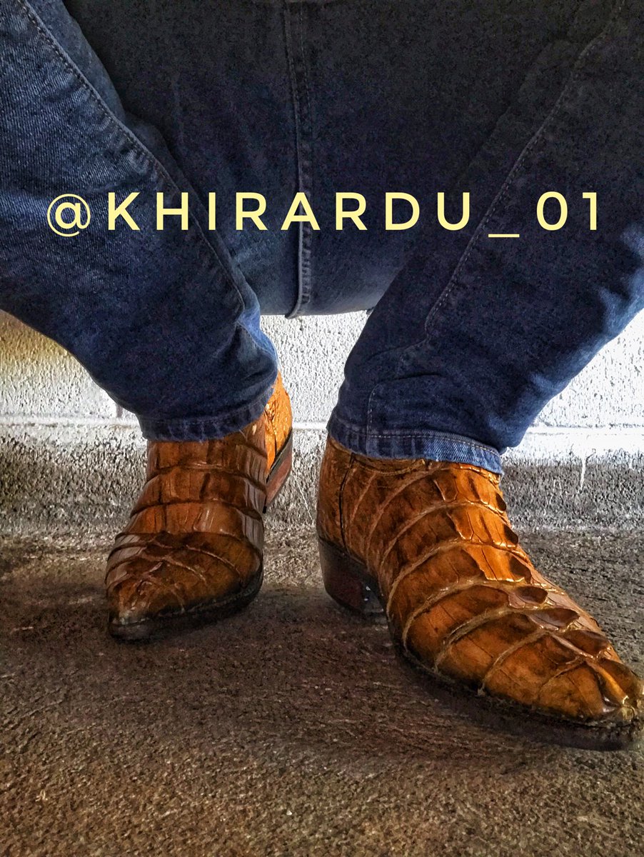 KhirardU_01's tweet photo. Hola botudos! π₯
#cowboyboots #gay #botasvaqueraspicudas #botasvaqueras #gaybooted https://t.co/Xy4lGQ9RGU