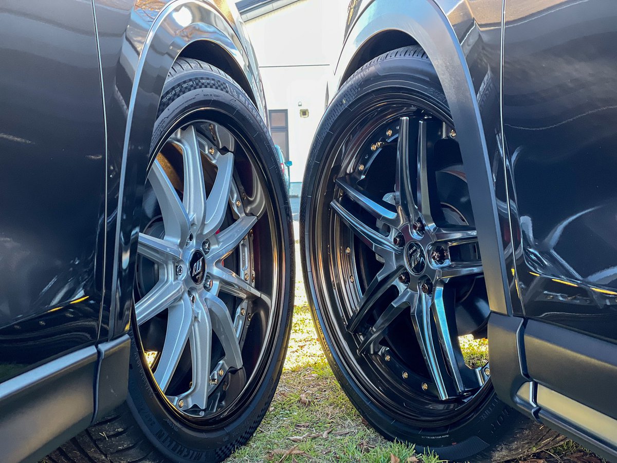 22go_cx8's tweet photo. CX-5 🤝 CX-5
にらめっこ👁
#cx5 #suv #mazda #withmazda #マツダ #mazdacamarades #workjapan #workwheels #work #lanvecls10 #lanvec #gnosis #gnosisgr205 https://t.co/BY45yMtEHp