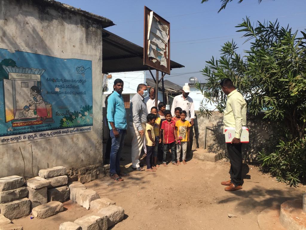 mb_telangana's tweet photo. #MissionBhagiratha teams inspecting 
1. CE Sri B.C.Gnan Kumar  @ intermediate pumping stations #Velala , #Pownoor in #Mancherial (D).
2. Sri D.Venkateswarlu SE #Adilabad @ intermediate pumping station at #sonkas &amp; #junoni , #Bela (M) #Adilabad (D)
 @SmitaSabharwal @DayakarRao2019 https://t.co/ZJSV3RUrAZ