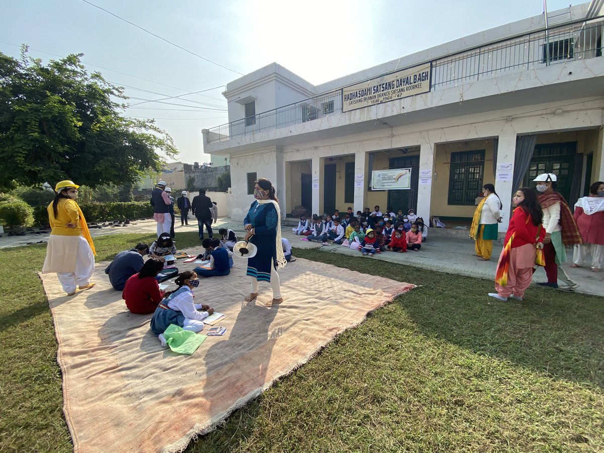 itiwariyaash's tweet photo. Brilliant Brushes- Art speaks beyond words.
#SPHEEHA had organized Drawing Competition today for the students.
A topic related to save the Environment was given .The creativity of the children came forth and beautiful drawing skills were exhibited. @SPHEEHAORG #Roorkee #UPRSA https://t.co/2fhLpPSoDt