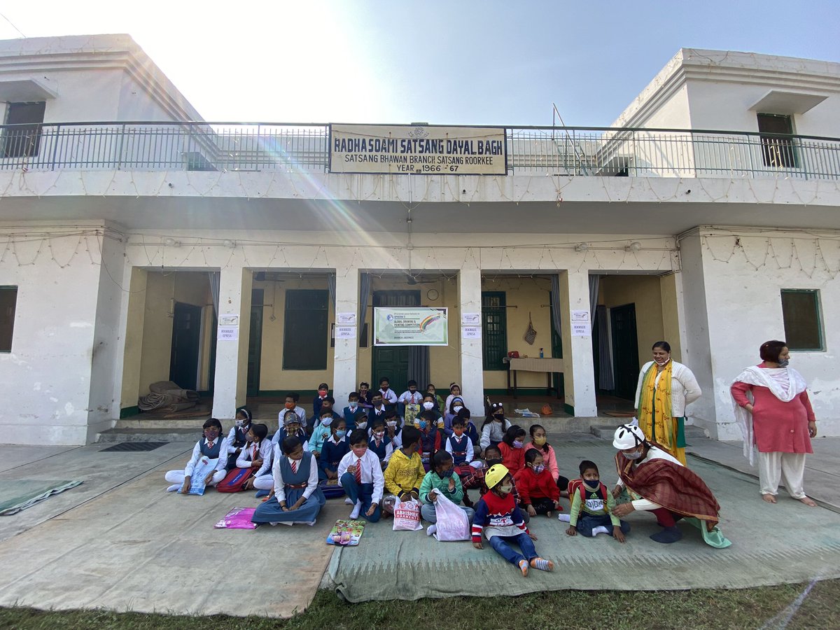 itiwariyaash's tweet photo. Brilliant Brushes- Art speaks beyond words.
#SPHEEHA had organized Drawing Competition today for the students.
A topic related to save the Environment was given .The creativity of the children came forth and beautiful drawing skills were exhibited. @SPHEEHAORG #Roorkee #UPRSA https://t.co/2fhLpPSoDt