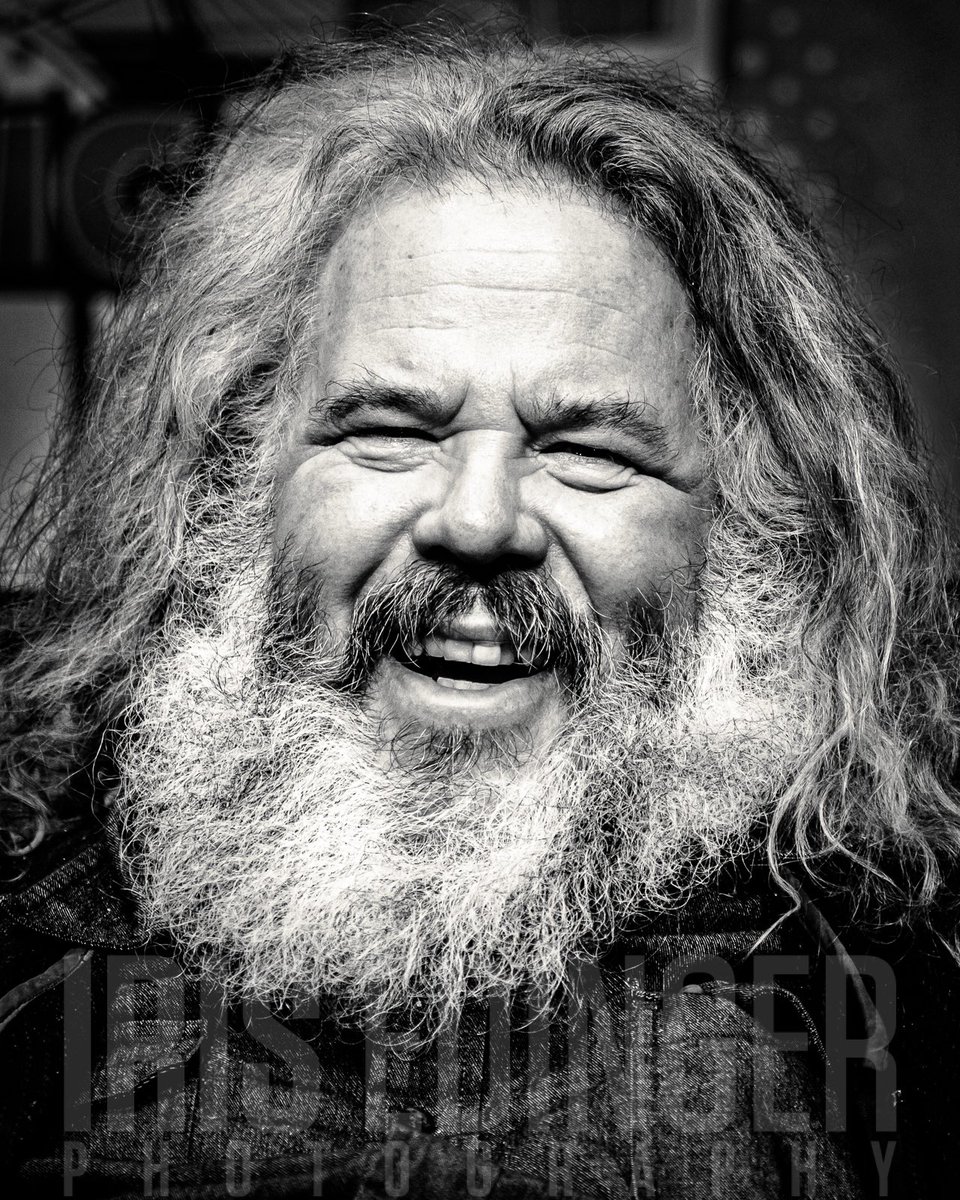 IEdinger_PHOTO's tweet photo. Here is a great shot of @markboonejunior - he‘s trying to hide it but he is such a great guy 🖤! https://t.co/Axj9eqNw3a