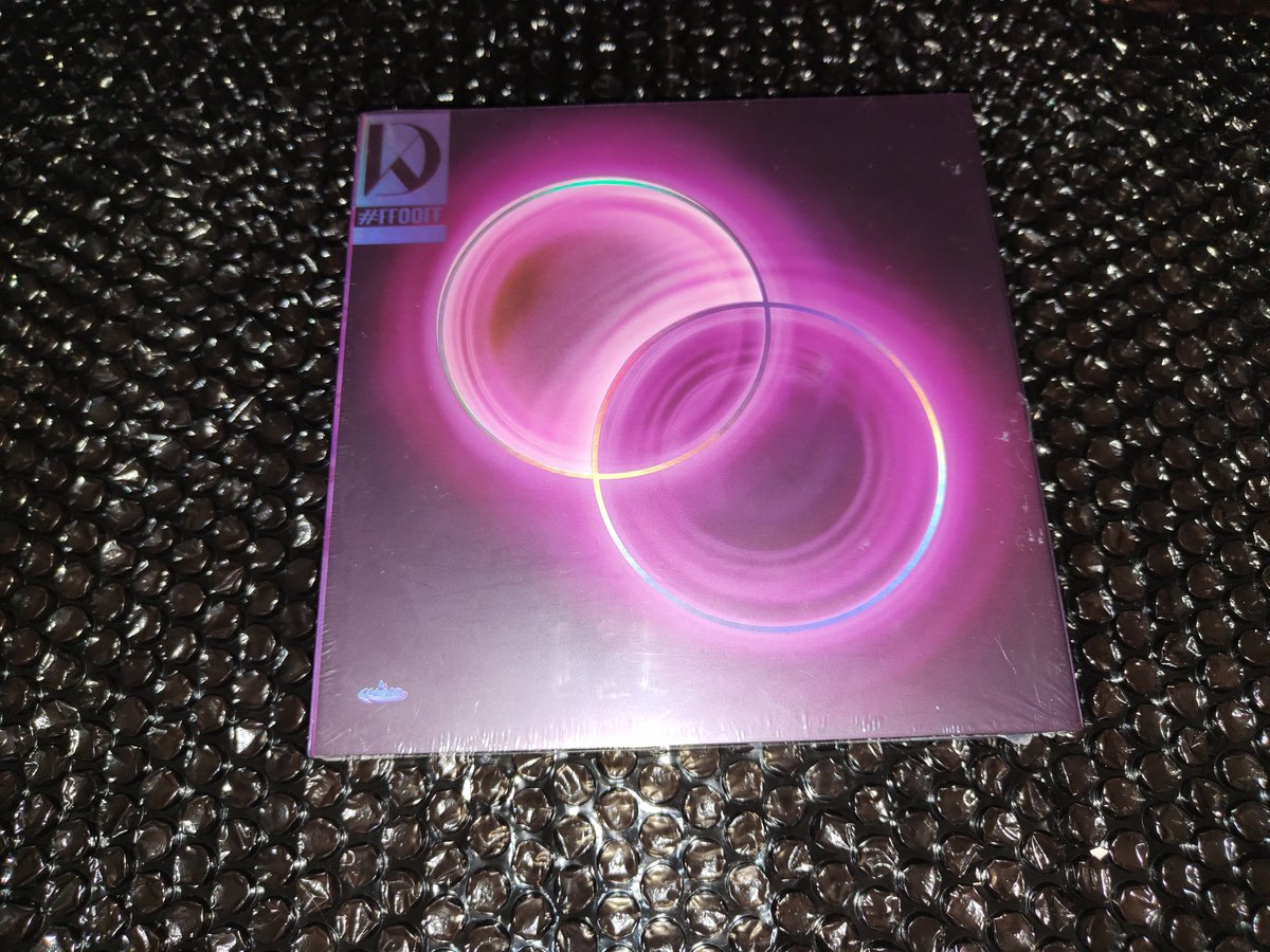 denahceah's tweet photo. ꒰  kang daniel album  ꒱ || #blissedwolfonhand
𓂋 magenta sealed :
— one stock 
— 10/10, no dents
— ₱365
wts lfb kd pls help rt https://t.co/R1m1BxWRpO