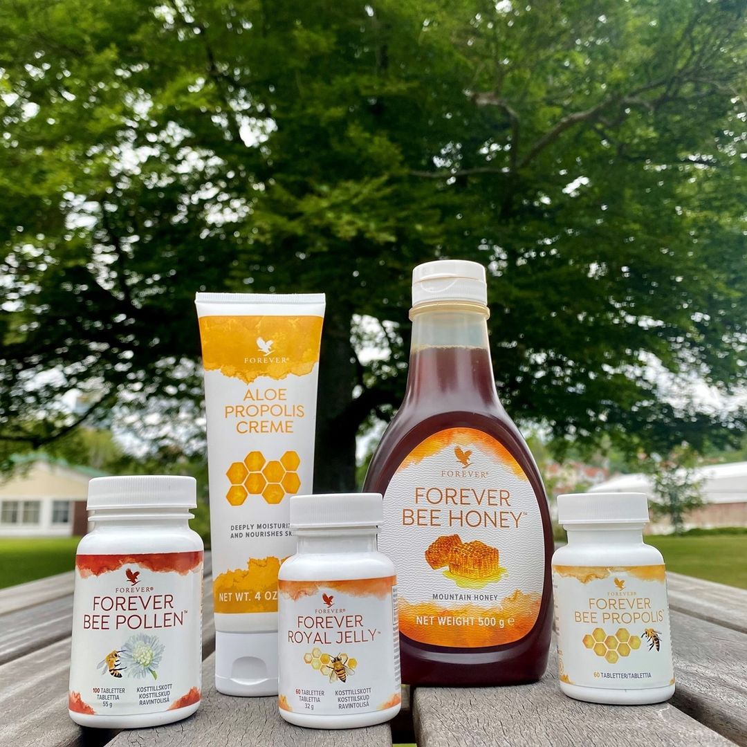 Aloevera_world's tweet photo. Beautiful goodies straight from the hive, with a fresh new design.🐝🍯 We’re so proud of how good looking our bee products have become. Do you like them?⁠
⁠✅ Shop Link: https://t.co/QqONmdo4F6

#propolis #aloevera #supplements #honey #skincare
#SaveTheBees
#propolisbrewing https://t.co/OoJLhqQR3B