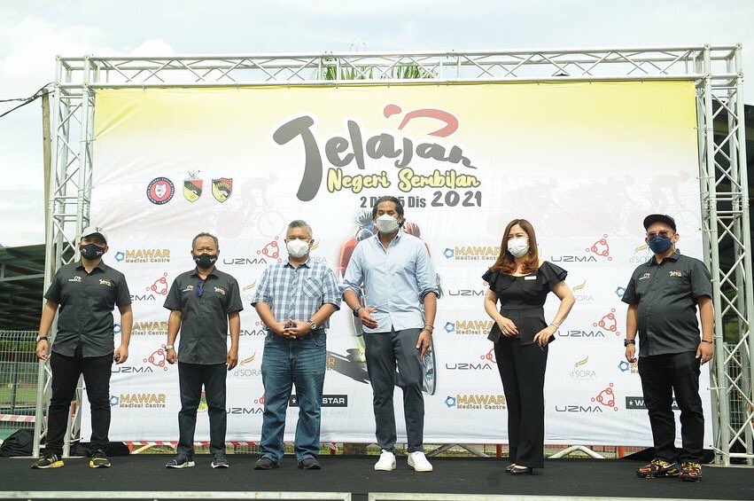 nsblackpanthers's tweet photo. Pemenang Jersi Hijau (Raja Pecut)
- Muhammad Faisal Izuddin, Terengganu

Pemenang Jersi Kuning (Individu Keseluruhan)
- Muhammad Shahmir Aiman Abdul Halim, Terengganu 

Acara penyampaian medal disempurnakan oleh Presiden Persatuan Berbasikal Negeri Sembilan, YB Khairy Jamaluddin. https://t.co/MbOxX6q1uM