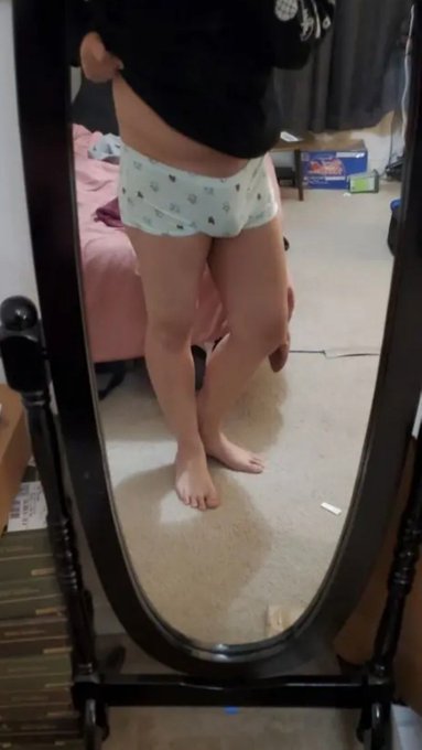 2 pic. I got some undies https://t.co/dRHMEEwC9Q