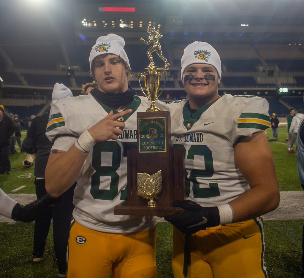 delphia_brad's tweet photo. Crazy to think that my high school career is over. Wouldn’t have asked for a better ending with my brothers for my senior season. Thank you @SEHS_FOOTBALL for the chance and thank you to all my coaches and teammates that pushed me to do better everyday!! https://t.co/opQSmdD6op