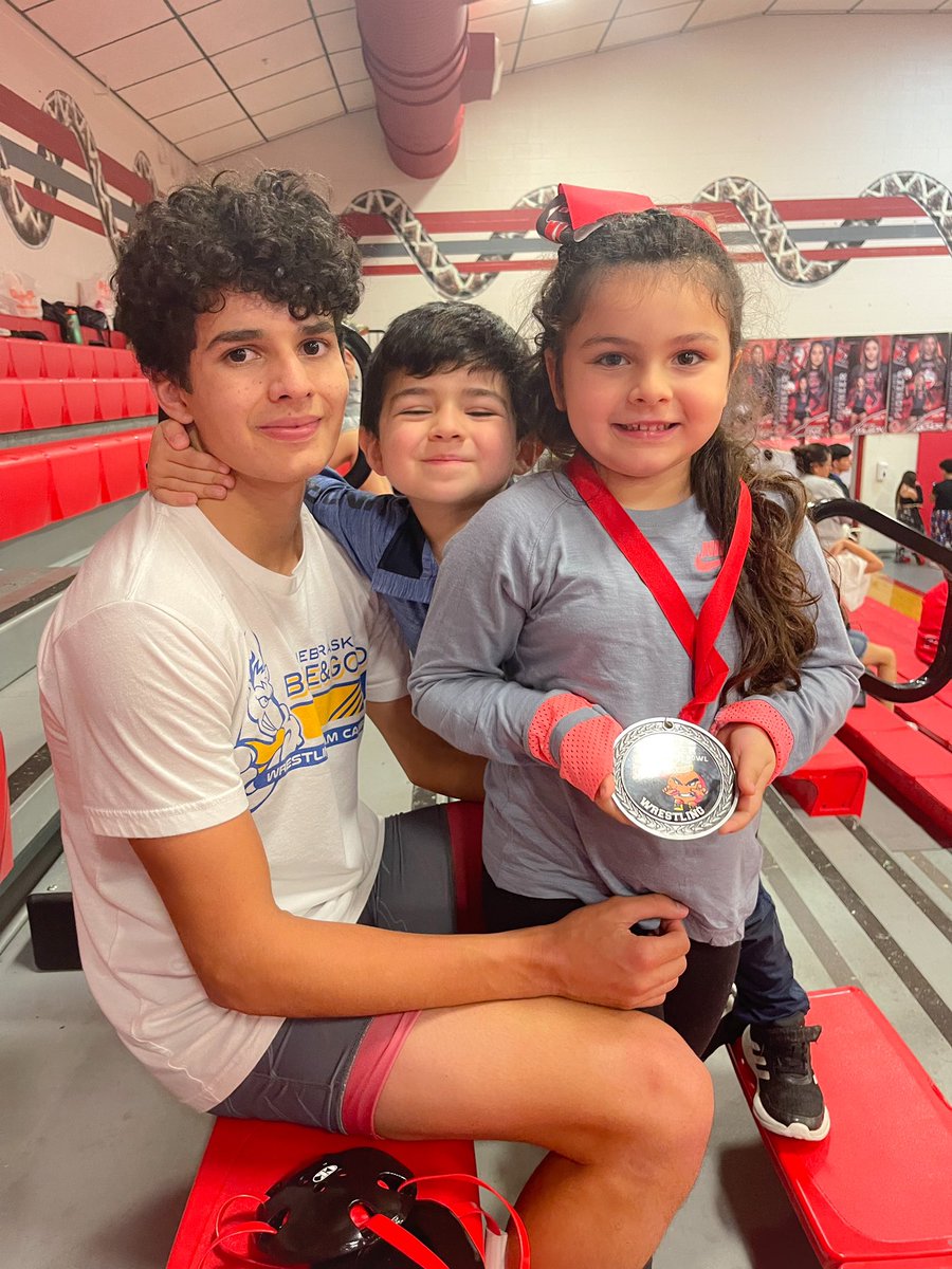 ALD_718's tweet photo. Extremely Proud of our oldest, Austin - taking 2nd place 🥈 during this weekends Varsity Wrestling 🤼‍♀️ Tournament @MySPHS https://t.co/LWQNtLSwex