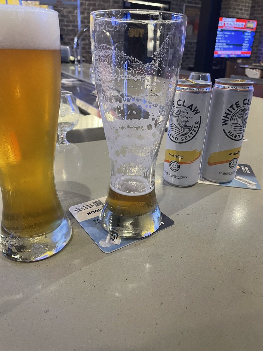 _LEDGE's tweet photo. Pregaming for @bertkreischer. See you in an hour Berty Boy. #BertSmells https://t.co/M5FL8VgNyt