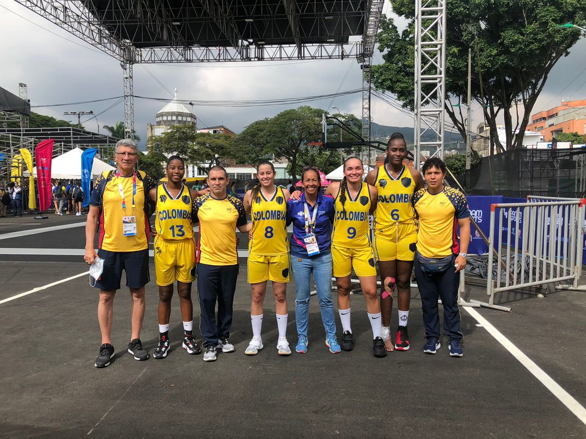 BasketColVAVEL's tweet photo. 📰Noticias del día:

🏀@Info_Cimarrones ganó 85-76 a @MotilonesN y jugará la final.

🏀@titanes_Baq perdió 64-82 con @caribbeanstorms, (serie 1-2)

🏀(@fecolcesto) COL🇨🇴 venció 21-13 a ARG🇦🇷.
Final vs DOM.🇩🇴 #Cali2021

🏀@atlantas_baq ganó 51-42 a C/marca en playoffs de la #LSF. https://t.co/2aOTGzSdFm