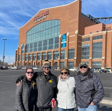 scheeney3361's tweet photo. #bigfcg Dream trip!  Go Hawks!! https://t.co/m8oACkwbd8
