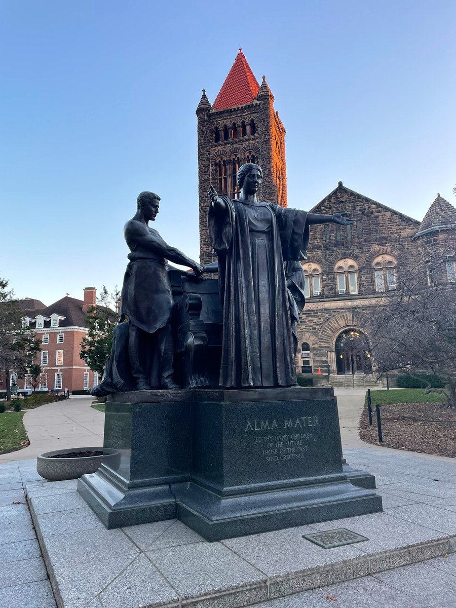 GreeceInChicago's tweet image. Visit to the Department of Classics at @Illinois_Alma today. The English taught study programs in #Greece and cooperation on cultural events at the centre of our constructive discussion. Thank you, Provost Andreas Cangellaris, for hosting us. #studyingreece #studyabroad