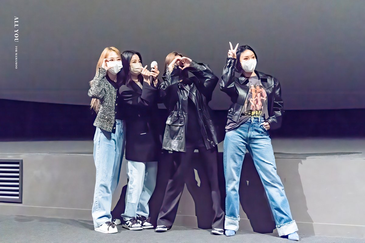 MMM_AllYou's tweet photo. 211204 WAW 콘서트 더 무비 무대인사

짜짜 박박 사랑해💗

#마마무 #MAMAMOO #솔라 #문별 #휘인 #화사
#SOLAR #MOONBYUL #WHEEIN #HWASA https://t.co/4VpBhTZLwy