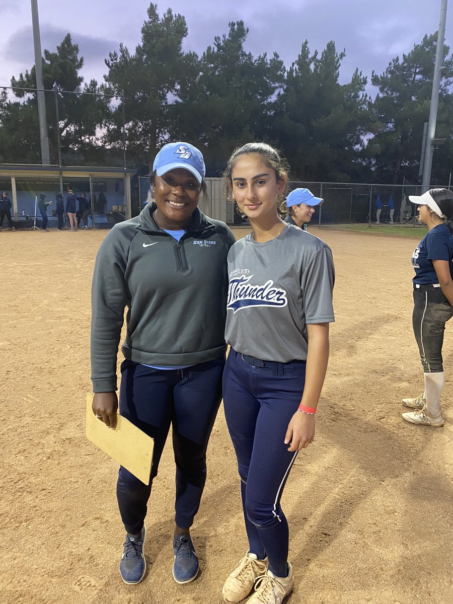 DerianPerri's tweet photo. Great day at University of San Diego’s Fall Showcase Camp. Thank you @CoachMJKnighten @_shayknighten @AmberSchisler and all the coaches and players for an awesome opportunity to work and learn. @CalThunder https://t.co/42maHMfxii