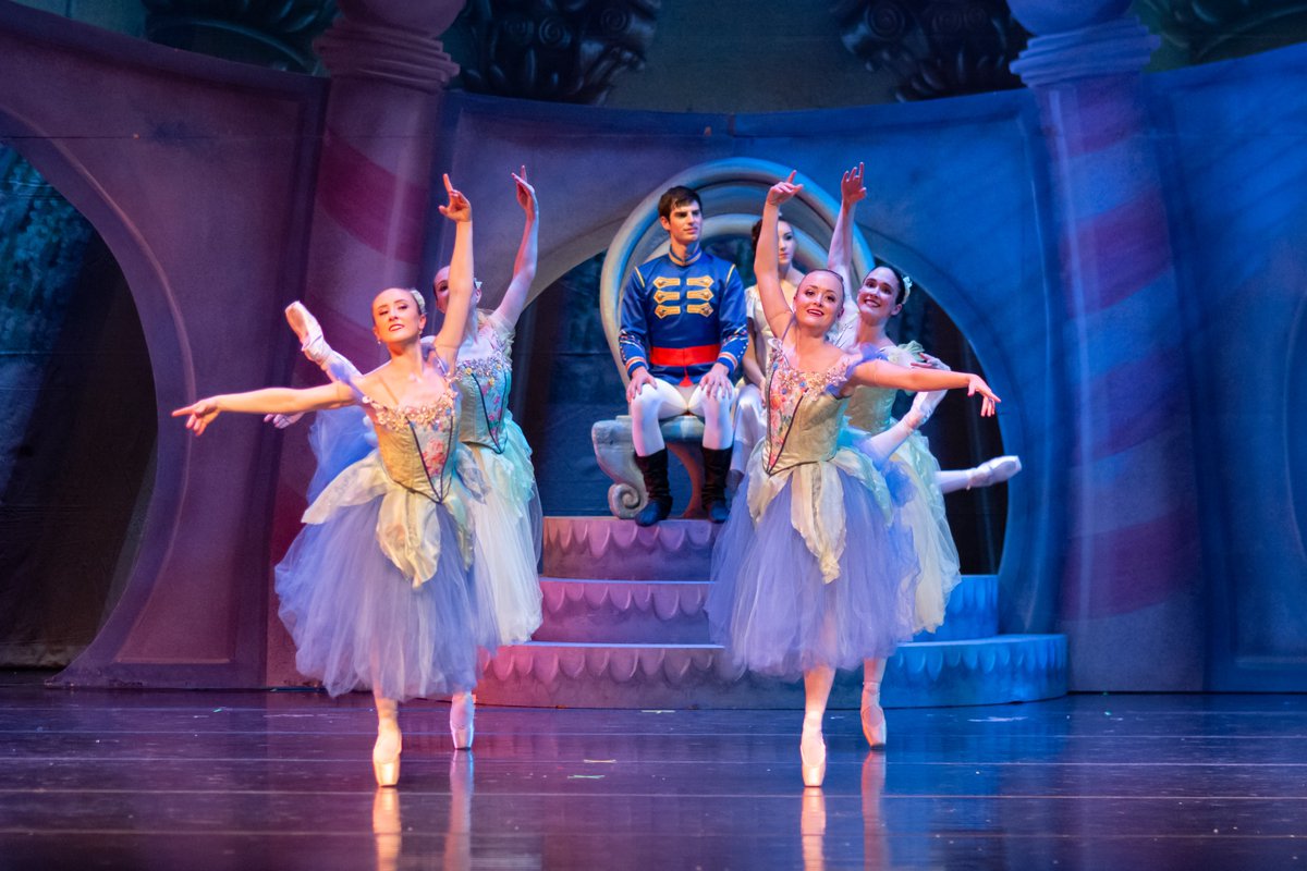 CanyonConcert's tweet photo. It's #Nutcracker weekend, and the performances have been magical! 

After tonight's show, there are two more chances to see this fabulous production:  Sunday December 5 at 11am and at 4pm:

https://t.co/Tlt3rJO4hi

Photos by Greg Hughes https://t.co/SXzSsqepDy