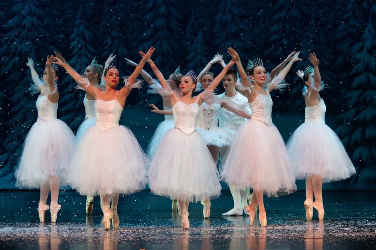 CanyonConcert's tweet photo. It's #Nutcracker weekend, and the performances have been magical! 

After tonight's show, there are two more chances to see this fabulous production:  Sunday December 5 at 11am and at 4pm:

https://t.co/Tlt3rJO4hi

Photos by Greg Hughes https://t.co/SXzSsqepDy