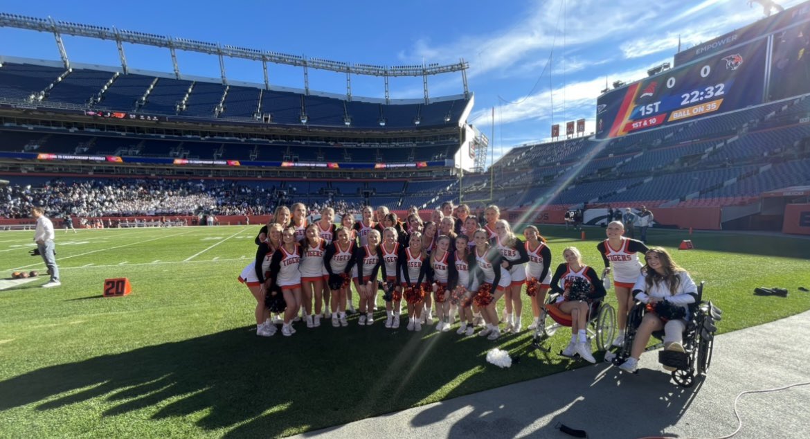 cheer_erie's tweet photo. Dear @ErieTigersFB thank you for letting us experience one of the BEST seasons on the sideline. You have so much to be proud of. We are forever proud! 🧡🖤 @ErieHSAthletics https://t.co/loKTZzCpCF