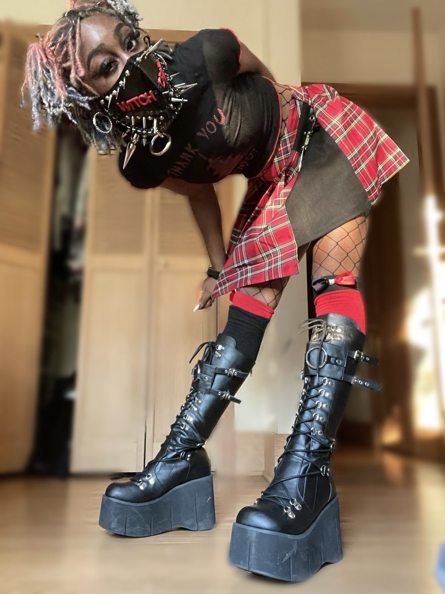 MistressAnju's tweet photo. Lemme step on you? Just a little bit 🥺👉🏾👈🏾💖 

.
.
.
.
.
Skirt: @darkinloveofficial 💖
Shirt: @nyxchange 
Choker: @nyxchange 
Shoes: @demonia
Harness: @amazon https://t.co/wZtfOsluuA