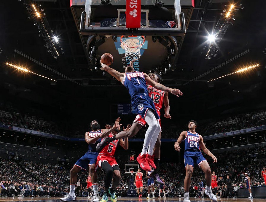 Nets247I's tweet photo. Harden gira a vuoto, i Bulls espugnano il Barclays Center.

➡️ https://t.co/LRhTZQe98S

#NetsvsBulls #Nets https://t.co/lm56IKFwfO