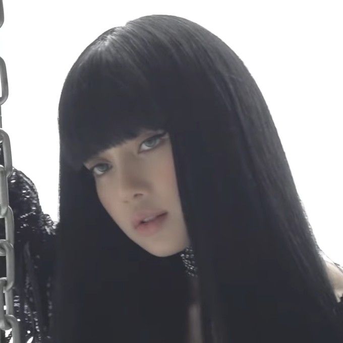 hourly lisa tweet media