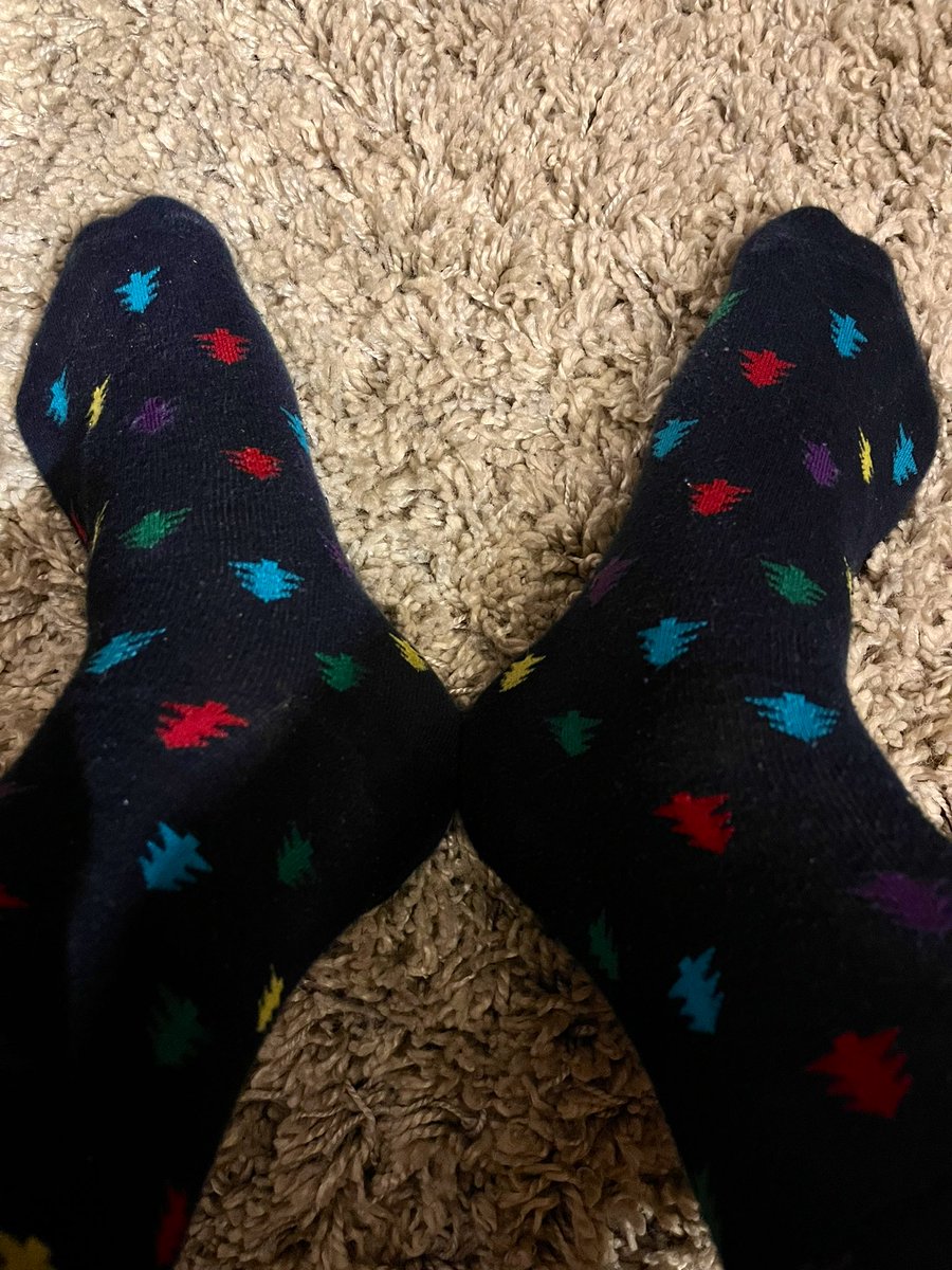 EdmontonCellist's tweet photo. Day 4 of #Christmas socks!
#rainbowtrees #lessapins #Christmas #Christmas2021 #itsthemostwonderfultimeoftheyear #yegchristmas #christmassocks https://t.co/7c35L3awDx