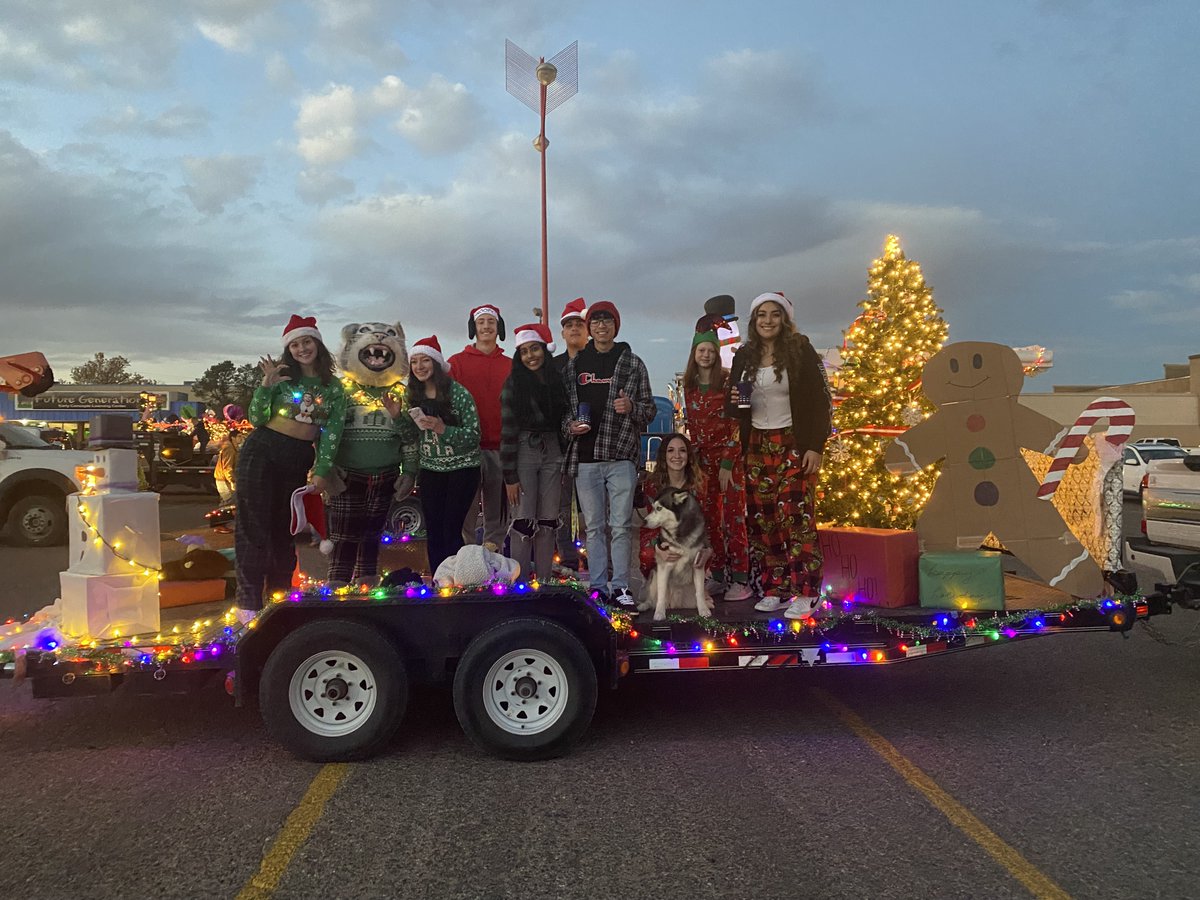 ClovisCouncil's tweet photo. Merry Christmas! What a fun way to start December. We might not have had the biggest float, but ours sure showed how much heart a Wildcat has! Two more weeks, Wildcats. We can do this!! #WildcatChristmas #LightParade2021 https://t.co/81kP0VbY0u