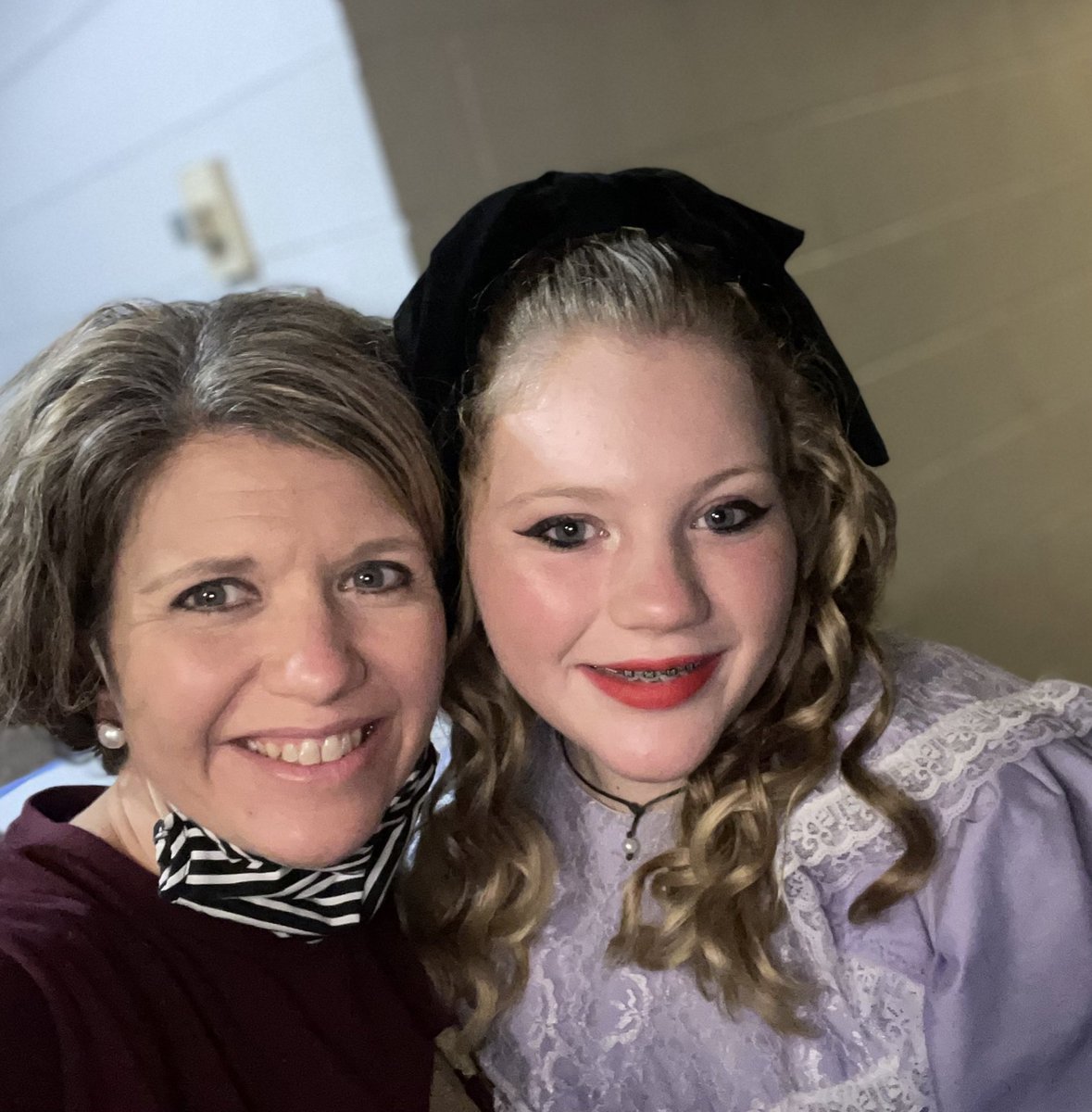 hbyrd29's tweet photo. Behind the scenes tonight with my dancer! #nutcracker2021 https://t.co/8tXHsfBYMg
