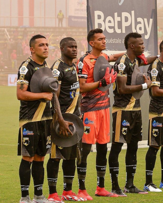 Jhonofre's tweet photo. Debajo Del Sombrero Hay Hombres Berracos, Honestos y Que Respetan Al Mundo Entero, @ClubLlanerosFC No Lo Vuelvan A Utilizar Por Favor https://t.co/DRyO4JRKIA
