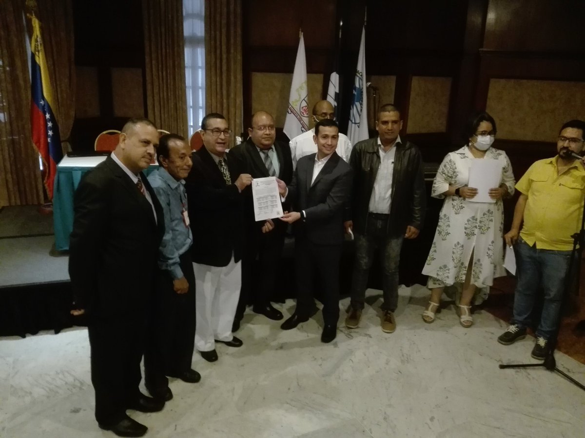 Desde la Coordinación de Cultura de la UNEY .<a href="/RobertoTovarMRT/">ROBERTO TOVAR</a> "impulsamos la masificación del ajedrez por su función social y fortalecimiento del pensamiento estratégico e imaginativa en la Juventud éxitos" .<a href="/JohannAlvarez8/">Johann Álvarez Márquez</a> como presidente de la .<a href="/fva_ajedrez/">FVA (Federación Venezolana de Ajedrez)</a> 
.<a href="/NicolasMaduro/">Nicolás Maduro</a>