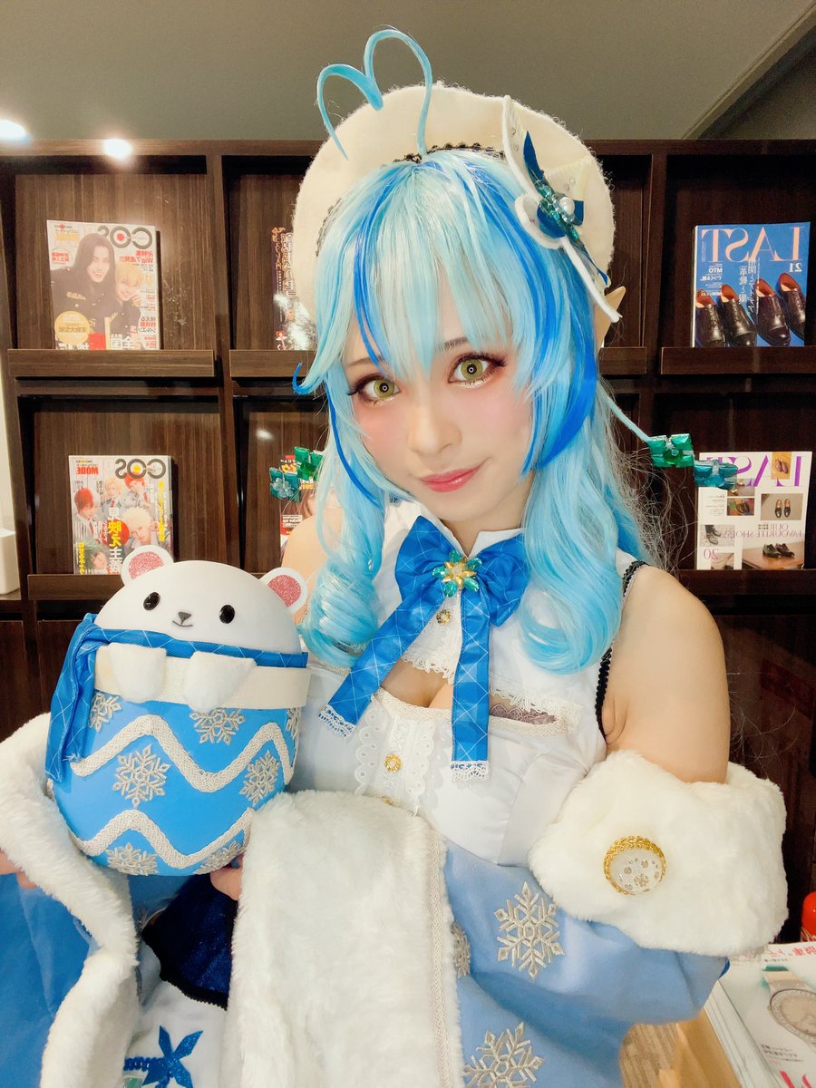 先週COSPLAYMODE さんに雪花ラミィを撮影しました！
12/17日に発売のCOSPLAYMODE別冊VTuberコス2022に掲載予定です💙
よろしくお願いします✨