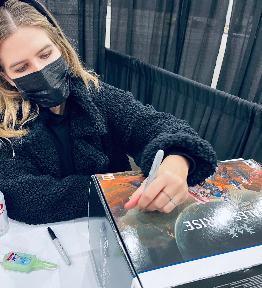 VampireHorde's tweet photo. Yay, added more autographs to my #TalesofArise collectors box! Today, I got autos from @ericalindbeck and @MeganTHarvey to fill the spaces. Thx a bunch to them! Three more to go! https://t.co/pWAsxSV12l