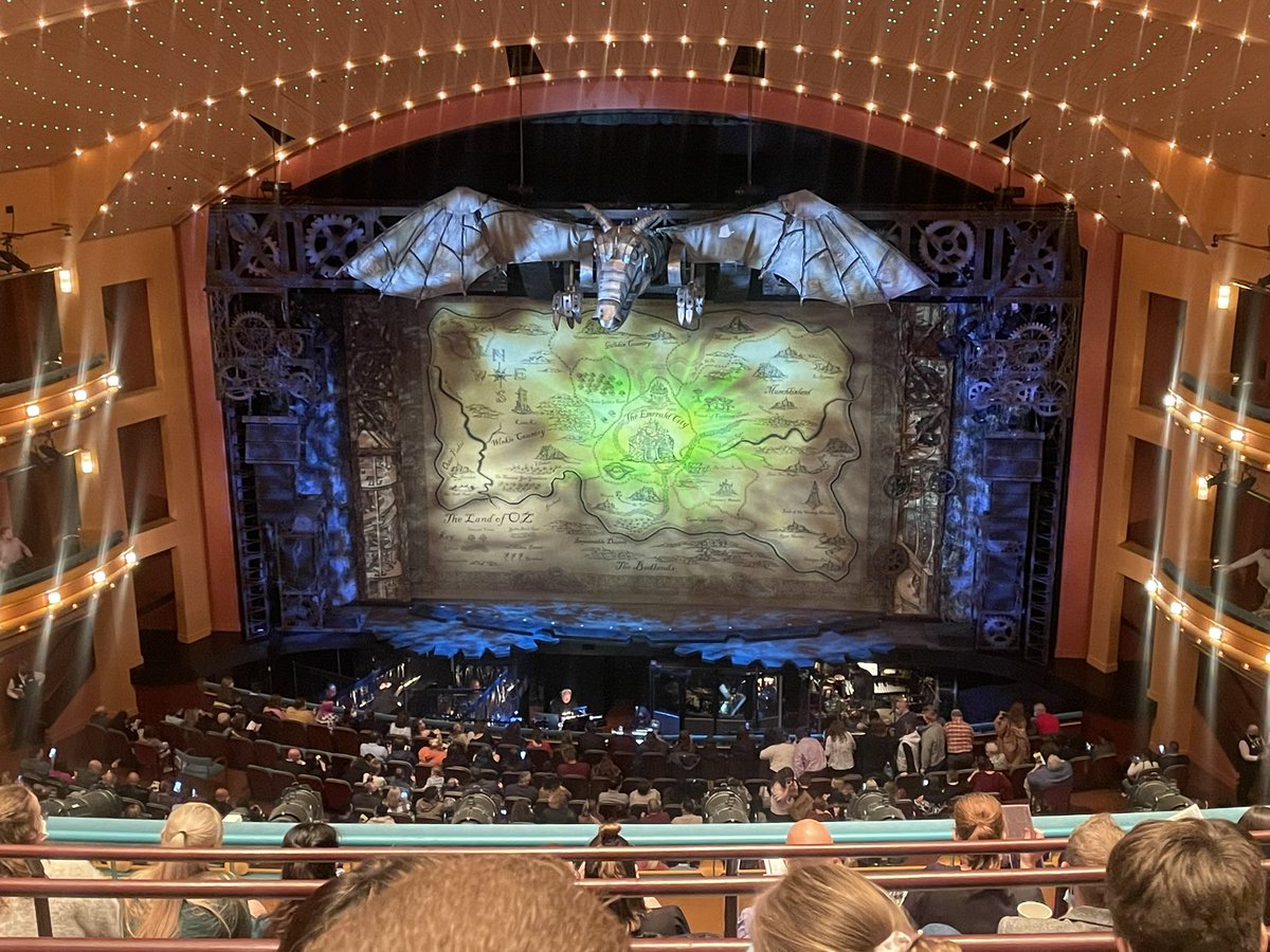 misty_kleier's tweet photo. #aronoff #wicked https://t.co/PL8e7j5Nf2