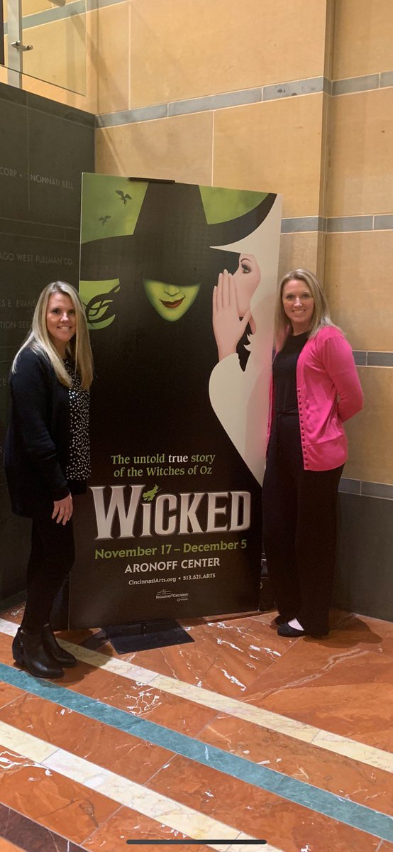 misty_kleier's tweet photo. #aronoff #wicked https://t.co/PL8e7j5Nf2