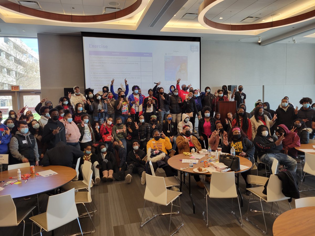 base_chicago's tweet photo. #Winter kickback Summitt @ChiCityColleges. Building tomorrow's Chicago leaders. @chicagosmayor @SybilMadison56 @TheChiFirstLady #winterkickback #MCMF https://t.co/ghG8jKrbkH