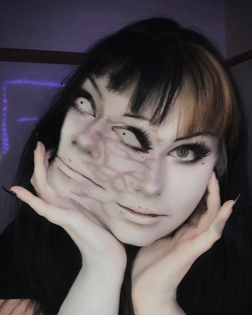 CryptXQueen's tweet photo. 🖤 🔪 T O M I E 🔪 🖤
.
.
.
#junjiito #junjiitoedit #junjiitocollection #tomie #tomieedit #horror #horrormakeup #horroredit #horroraddict #manga #animeart #sfxmakeup #dtleye #doctorlieye https://t.co/EiBBc77zfD